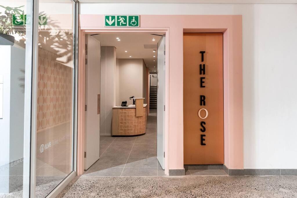 The Rose 505: Stylish Centre Apartment *